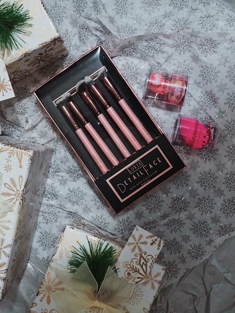 Mint and Thrift Holiday Beauty Giveaway